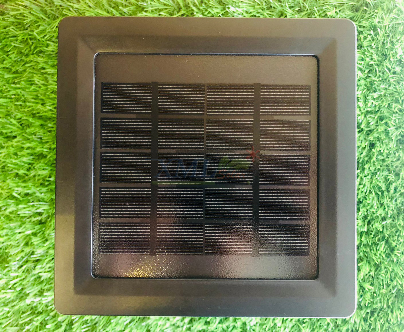 ไฟตั้งพื้นโซล่าเซลล์ ทรงลูกบาศก์ 1000 Lumen + Motion sensor (เเสง : เหลืองวอมไวท์)