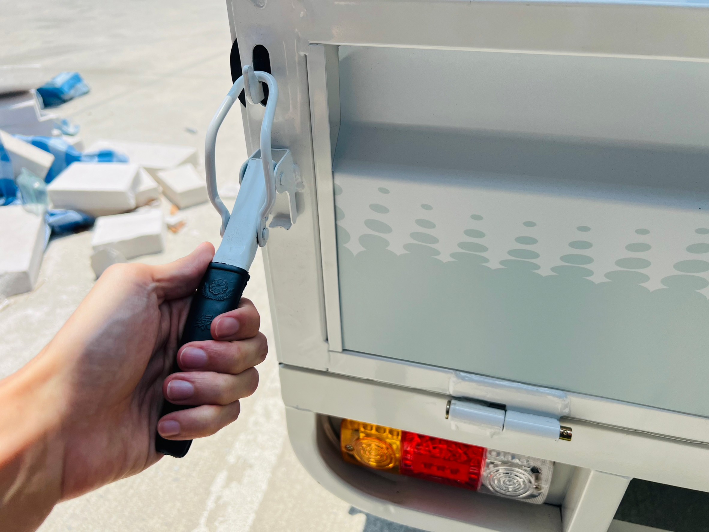 รถกระบะ 3 ล้อ โซล่าเซลล์