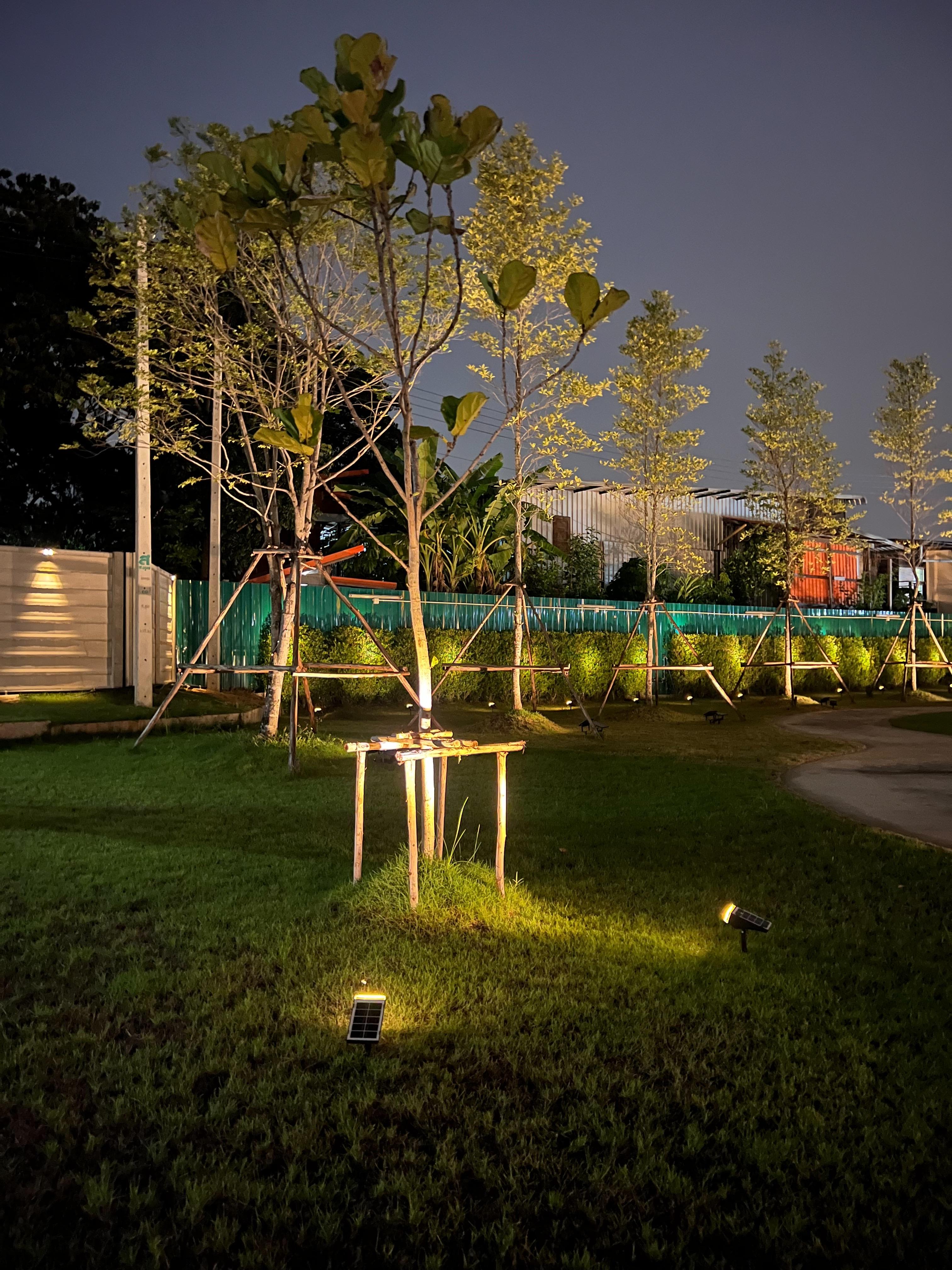 สปอร์ตไลท์ปักสนามโซล่าเซลล์ รุ่น SSL-001