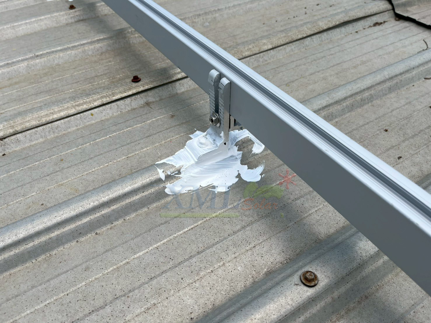 แผงโซล่าเซลล์ Half-Cell LONGI 555W