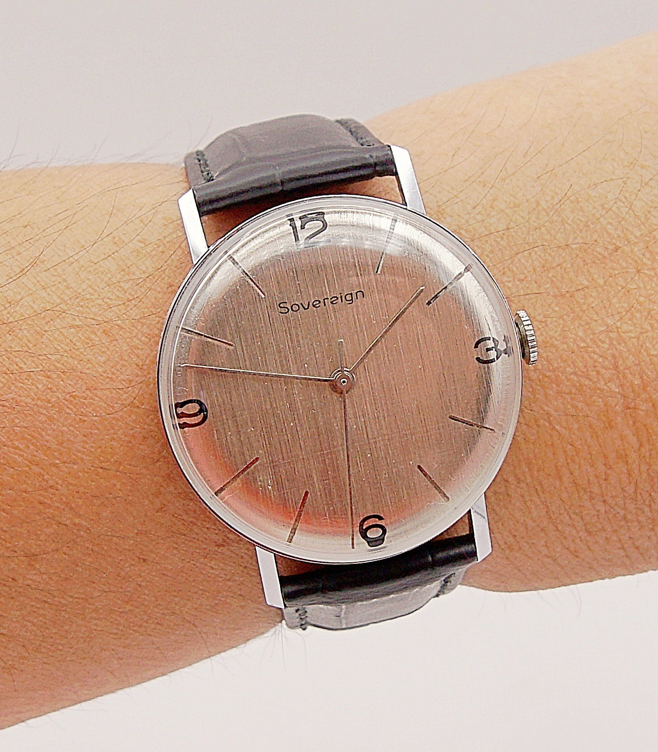 นาฬิกาเก่า SOVEREIGN ไขลาน