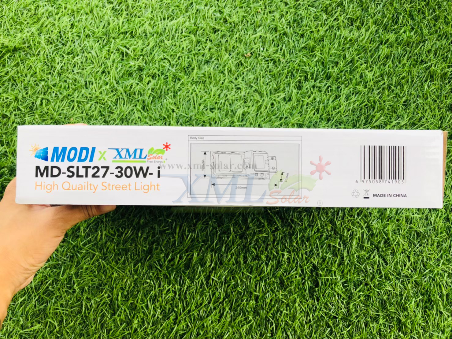 ไฟถนนโซล่าเซลล์ รุ่น Modi x XML 30W. (แสง : ขาว)(ขาพลาสติก)(ระบบสว่างค้าง) ของแท้* แบรนด์ MODI XMLSOLAR