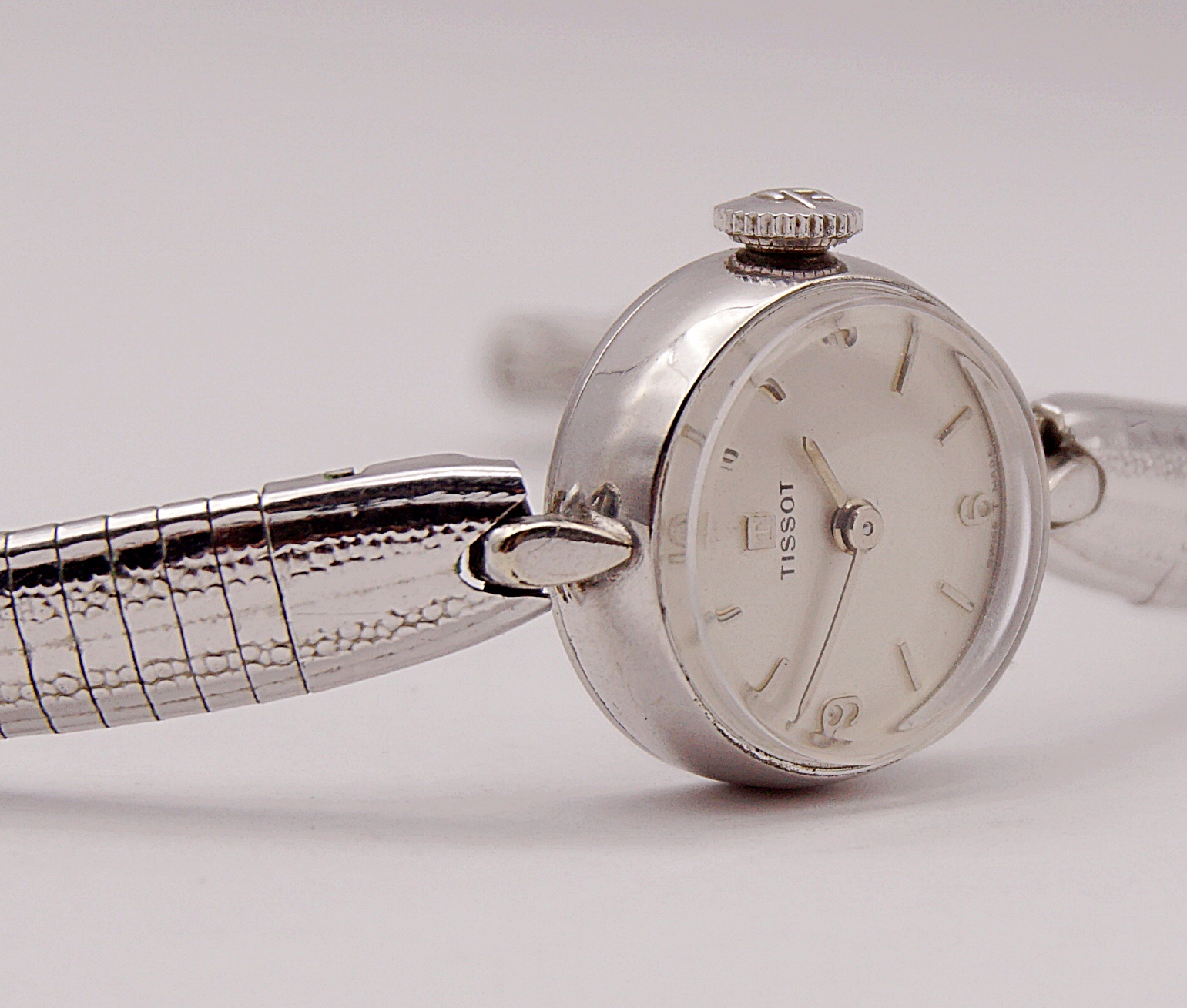 นาฬิกาเก่า TISSOT ไขลาน (นาฬิกาผู้หญิง)