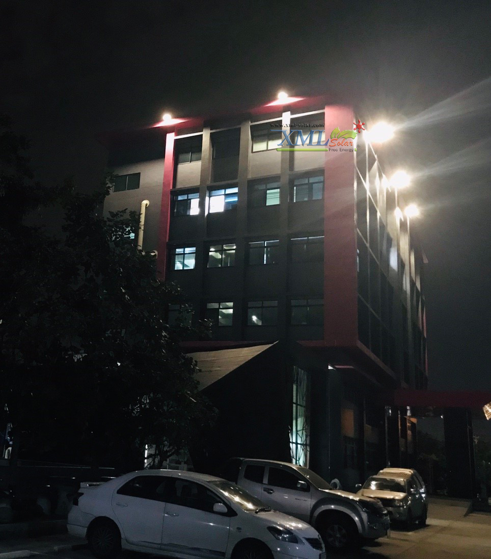 ไฟสปอตไลท์โซล่าเซลล์ 6500 Lumens. ไซต์ใหญ่ (เเสง : เหลืองวอมไวท์)