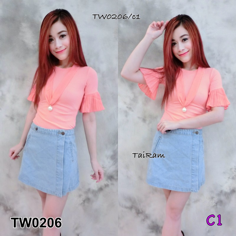 เสื้อแขนสาวมส่วนงานเข้ารูปแต่ระบายแขนผ้ายืดนิ่มใส่สบายแนะนำเลยคร่า งานมีแถมสร้อยมุขเก๋ๆ