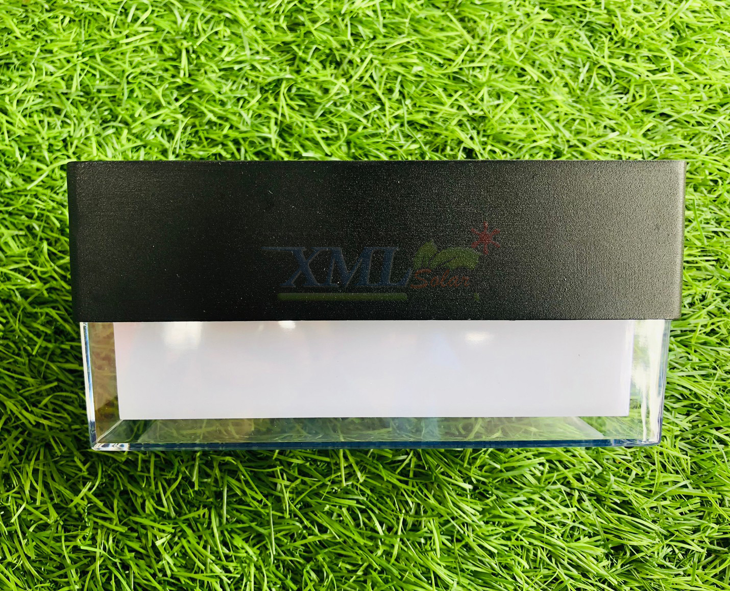 โคมไฟโซล่าเซลล์ ติดผนัง สไตล์มินิมอล รุ่น ทรงผืนผ้า (เปิดได้ 2 แสง)