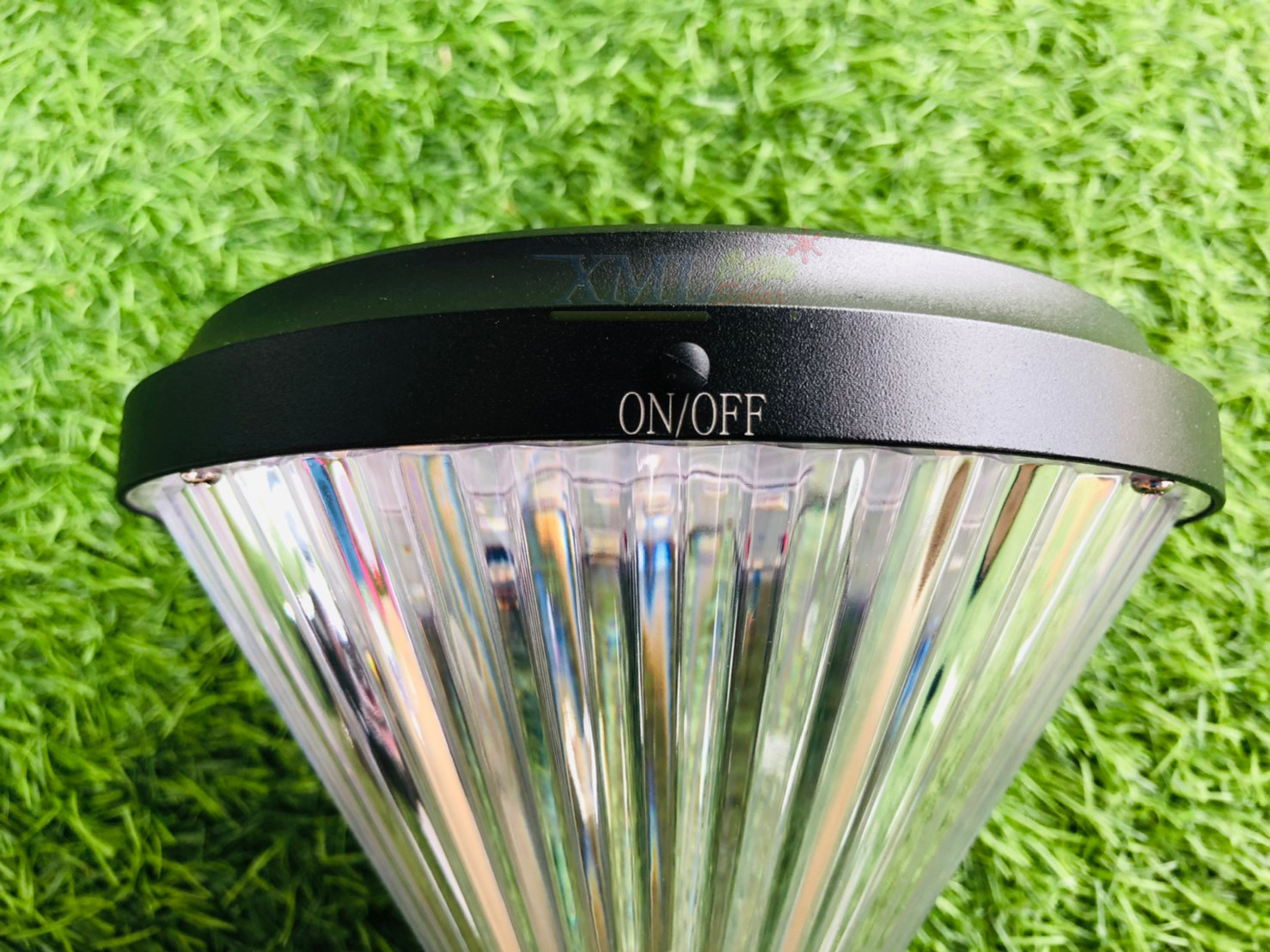 โคมไฟหัวเสาโซล่าเซลล์ ทรงกรวย (แสง : เหลืองวอมไวท์)