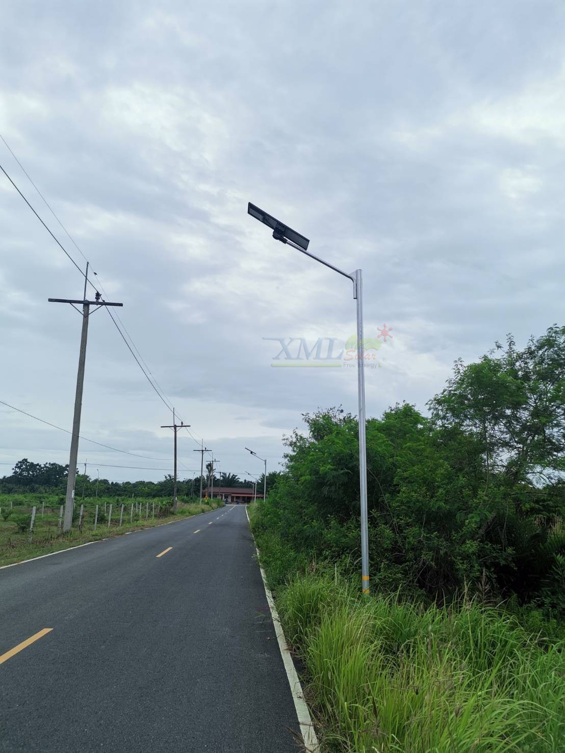 โคมไฟถนนโซล่าเซลล์ ST2-60 (แสง : ขาว)