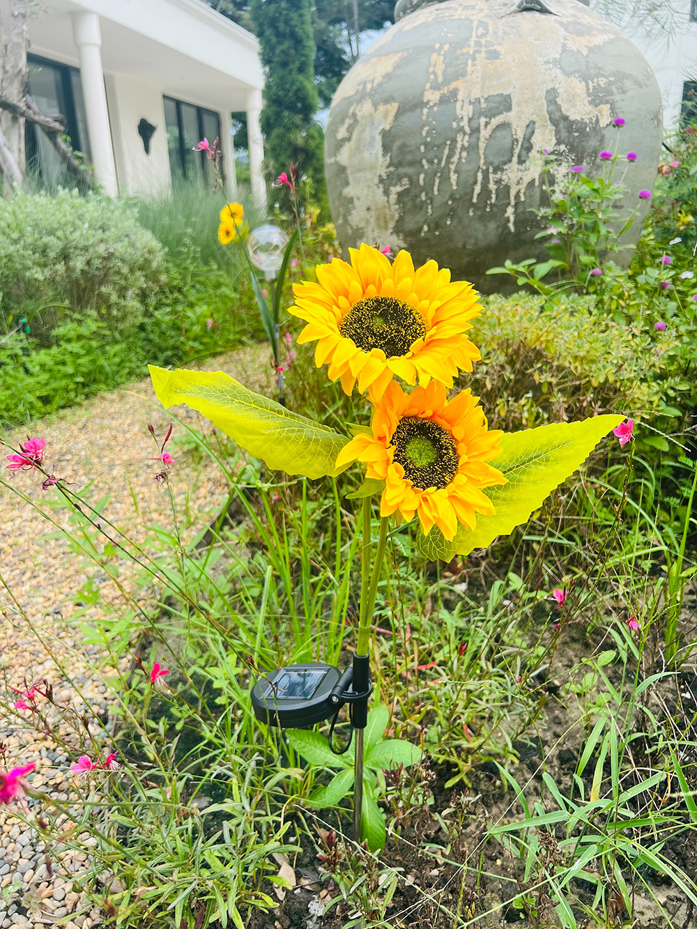 ไฟปักสนามโซล่าเซลล์ ทรงทานตะวัน 2 ดอก (แสง : เหลืองวอมไวท์)(1 แถม 1)