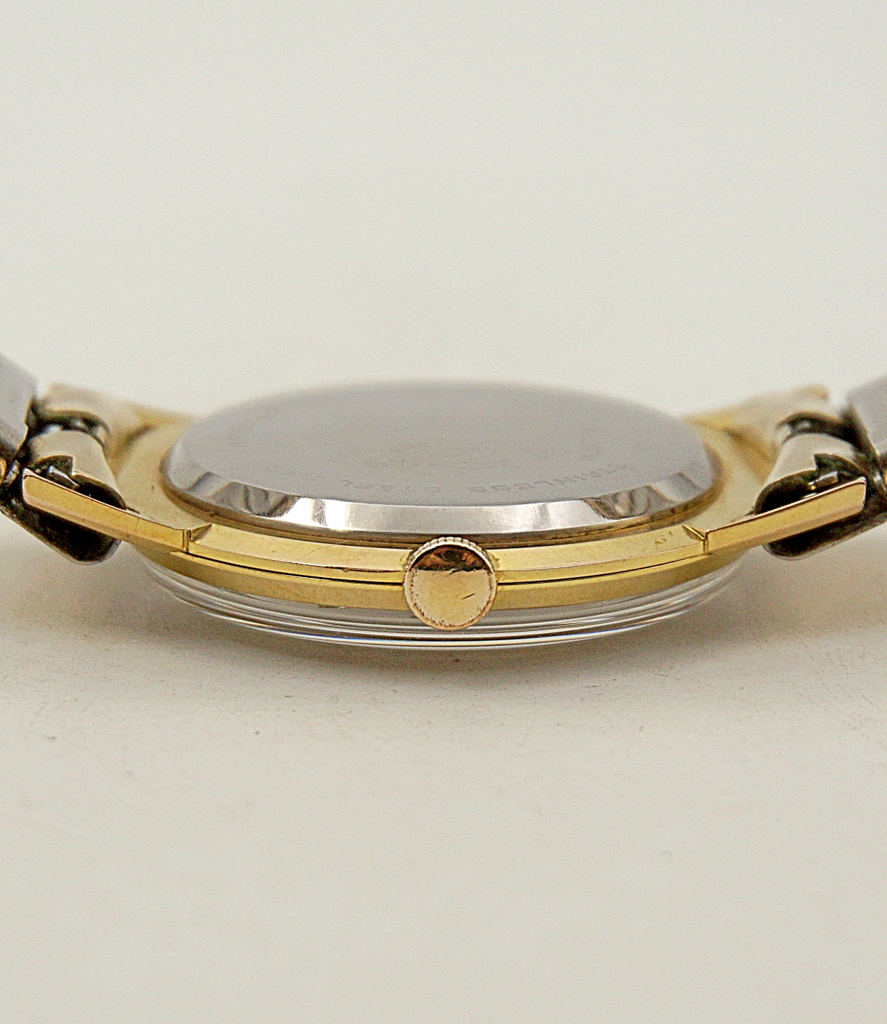 นาฬิกาเก่า ONSA ไขลานสองเข็มครึ่ง