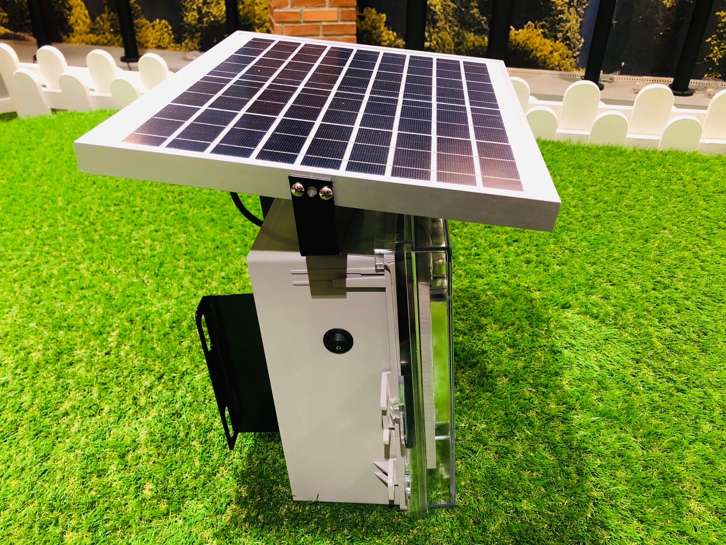 ไฟกระพริบเตือนจราจร ไฟเตือนทางแยกโซล่าเซลล์ 24 LED รุ่นใหม่*