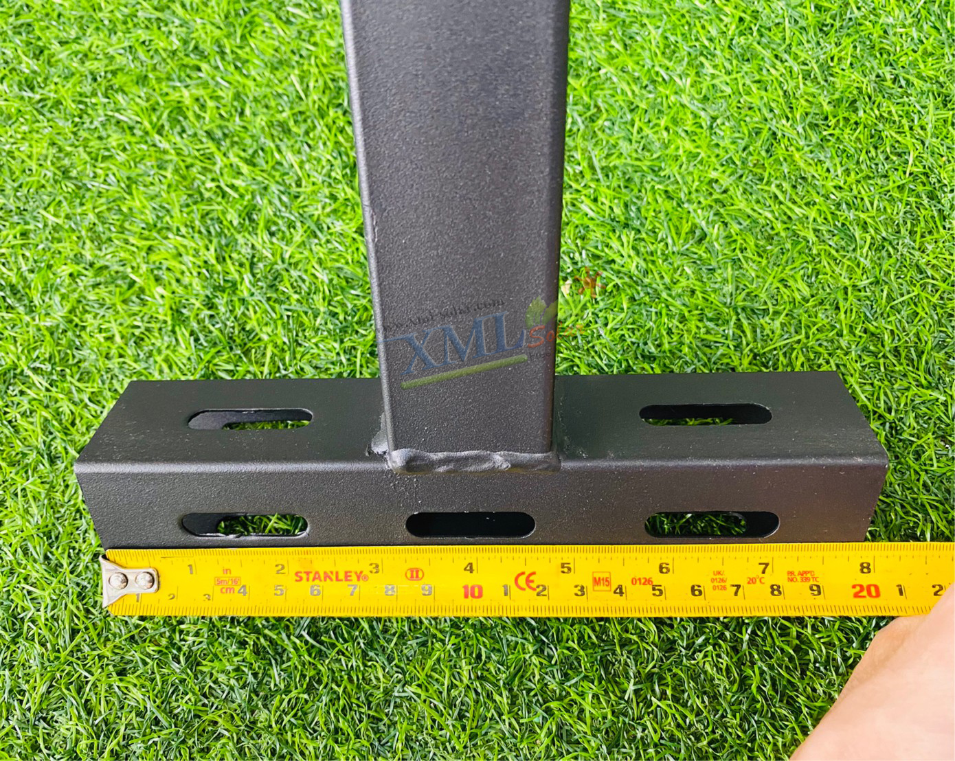 ขายึดส่องป้าย ไซต์กลาง 120 ซม. สำหรับสปอร์ตไลท์ รุ่น PT05-Q