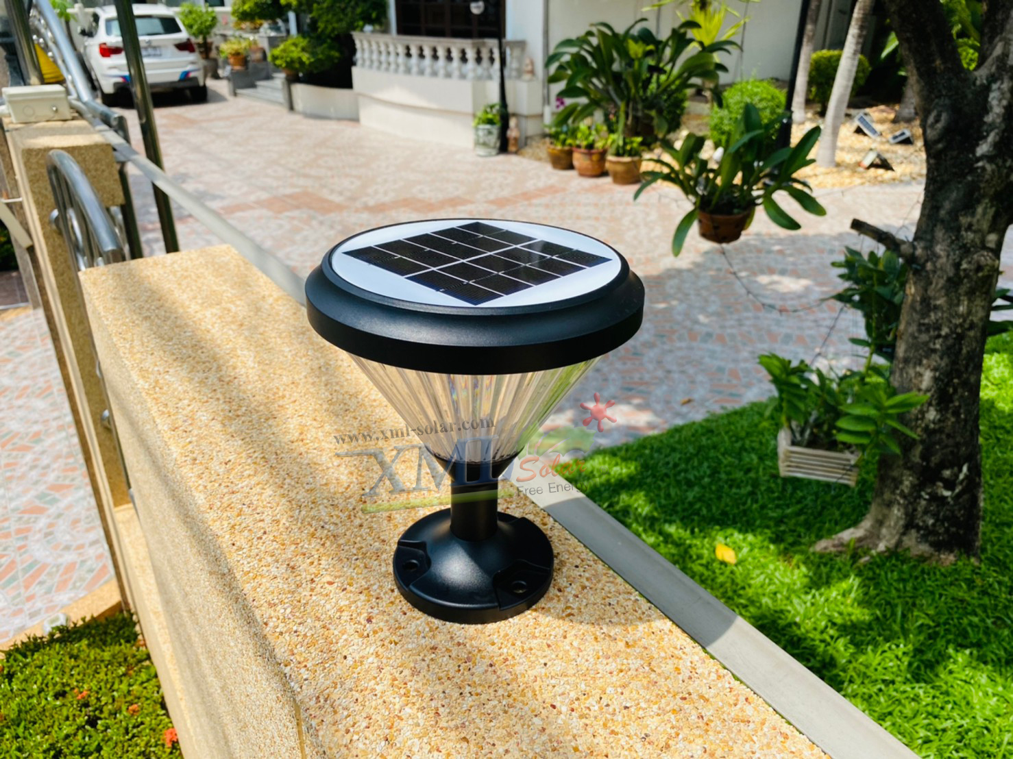 โคมไฟหัวเสาโซล่าเซลล์ ทรงกรวย (แสง : เหลืองวอมไวท์)