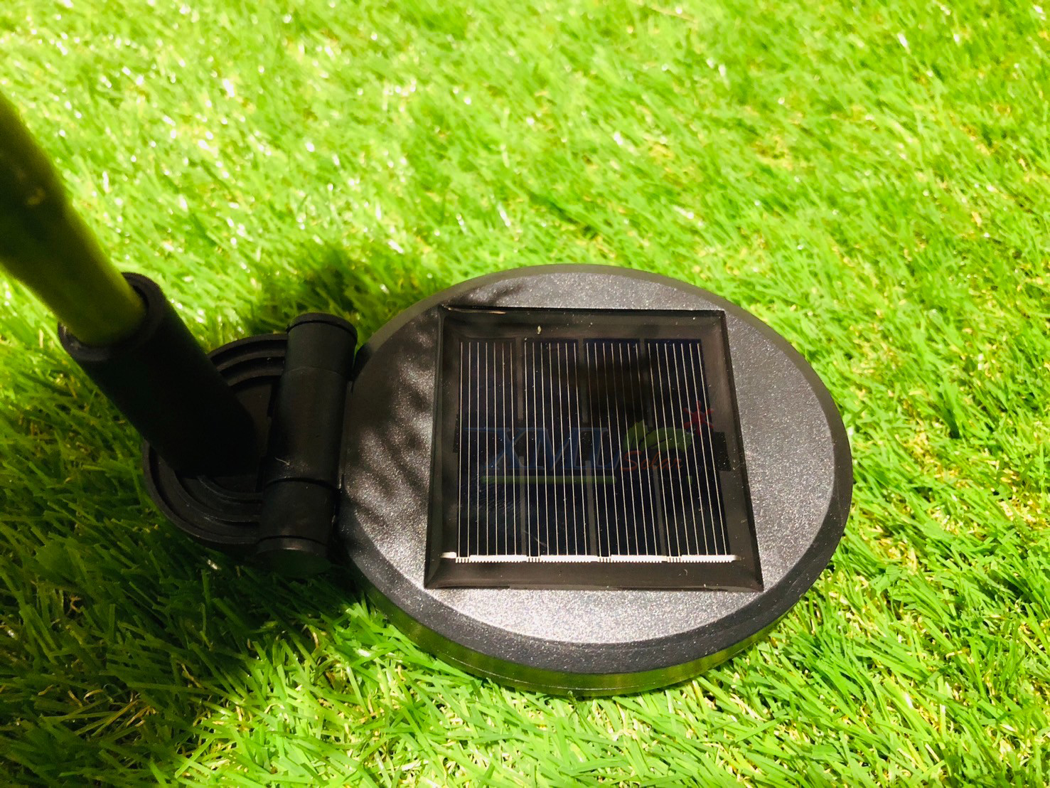 ไฟปักสนามโซล่าเซลล์ ทรงดอกไม้ชมพู (แสง : เหลืองวอมไวท์)(1 แถม 1)