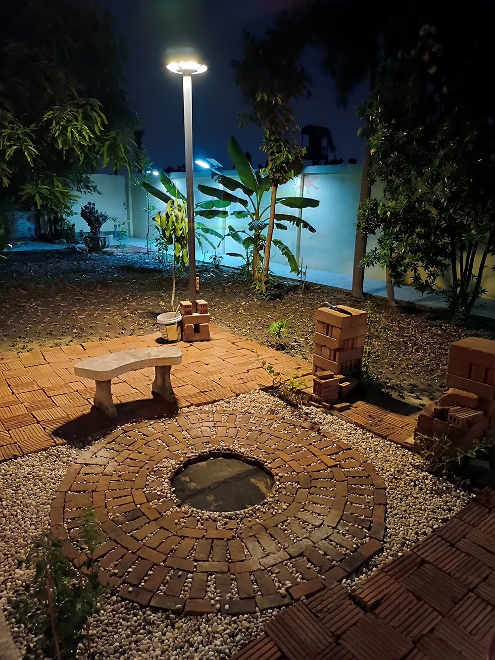 โคมไฟโซล่าเซลล์ (UFO) 300W รุ่น SLT39 แบรนด์ MODI x XML