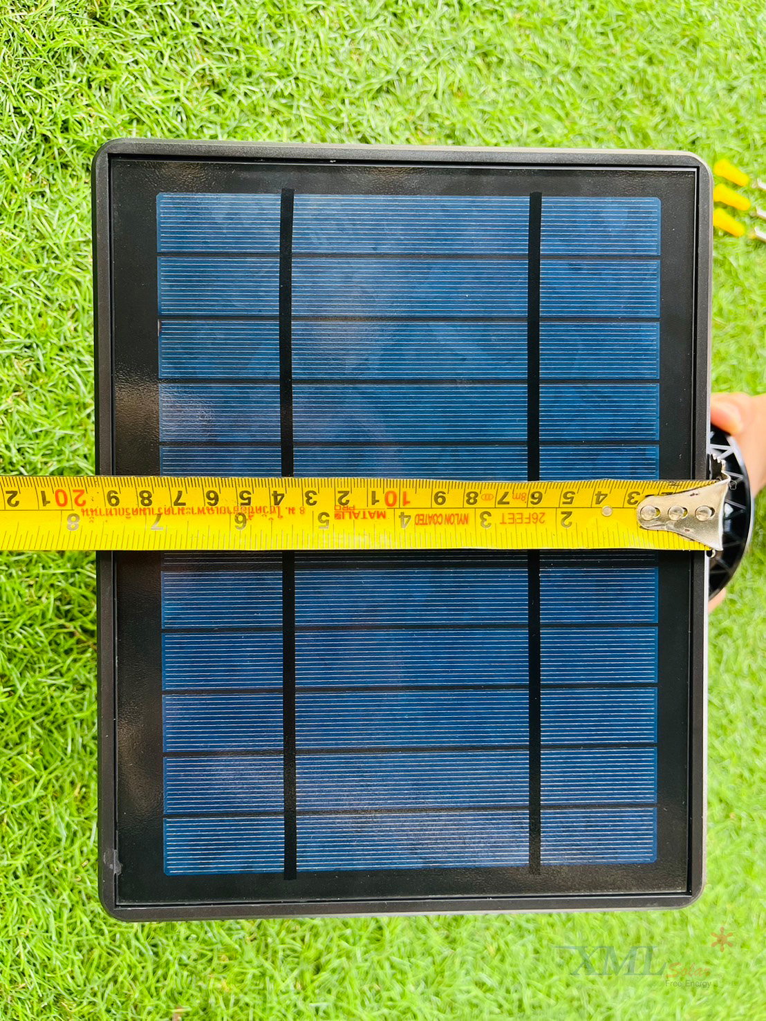 สปอร์ตไลท์ปักสนามโซล่าเซลล์ รุ่น TB-2018L (แสง : เหลืองวอมไวท์)