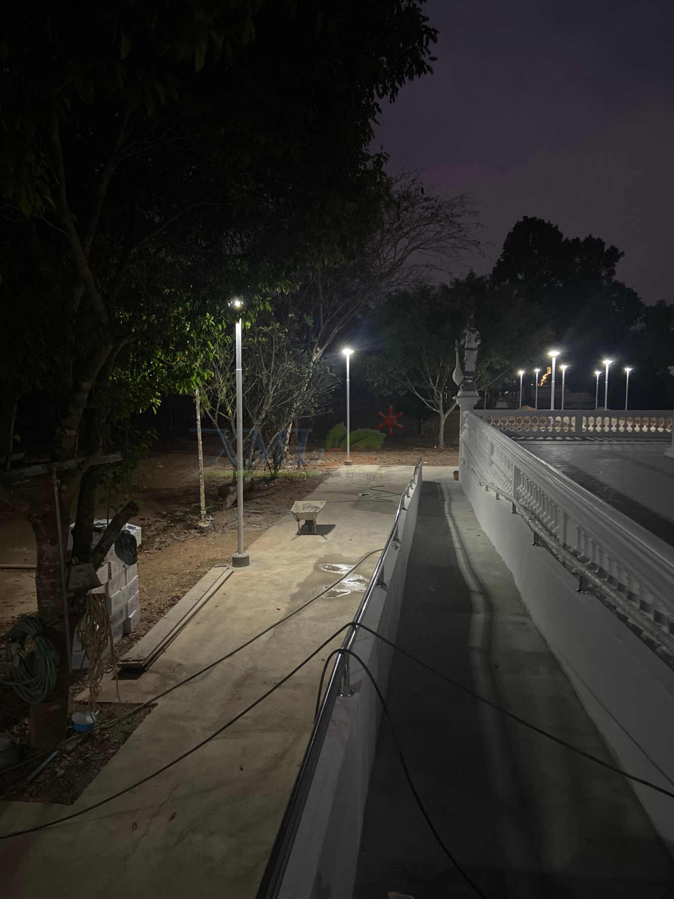 โคมไฟ UFO ทรงสี่เหลี่ยม รุ่น Modi x XML + ระบบ Motion รุ่น 300w (เปิดได้ 3 แสง)