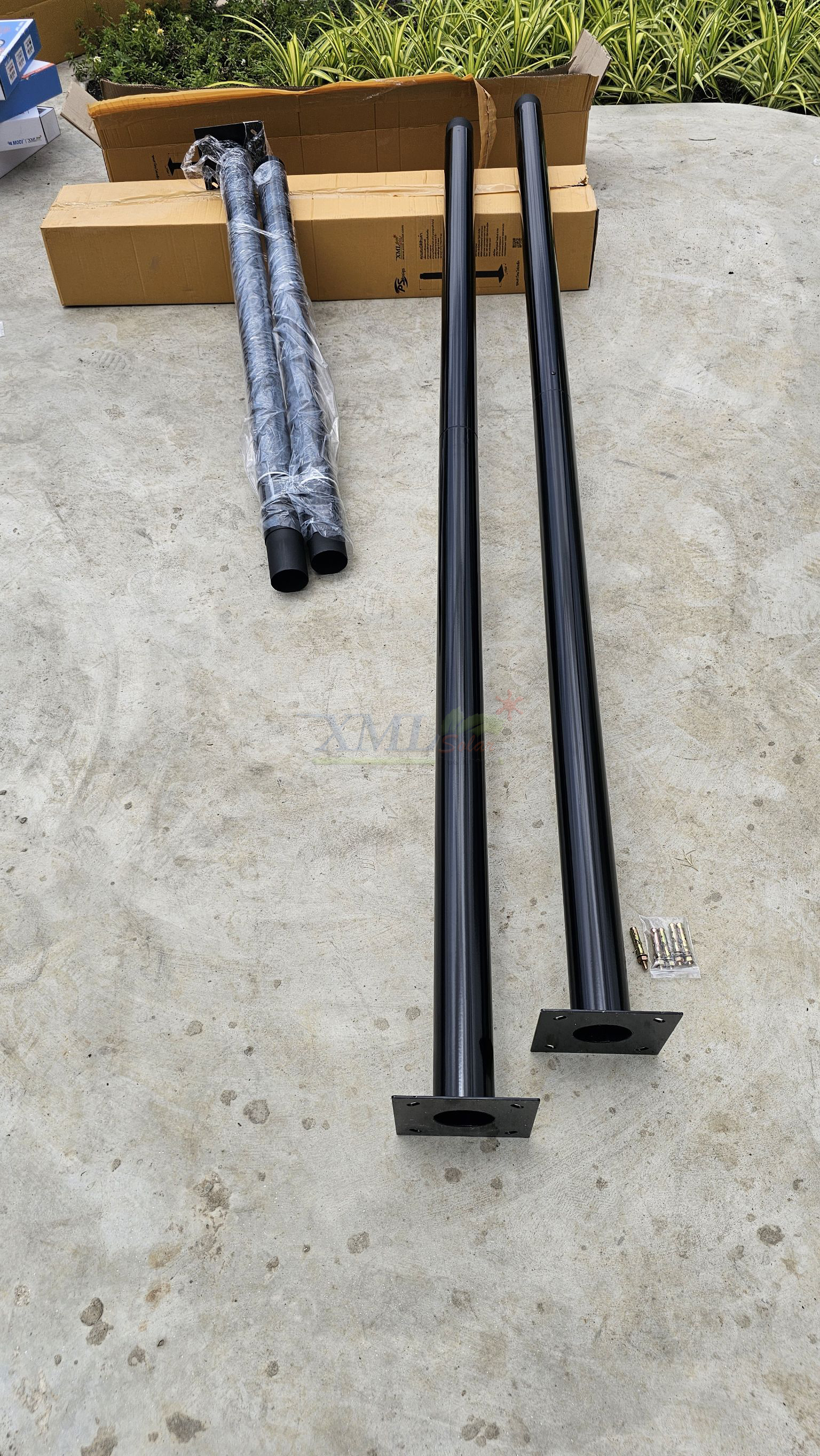 ชุดเสาพร้อมโคม SET A (โคมไฟโซล่าเซลล์ UFO SLT39-300W + เสาเหล็กดำสูง 2.82 เมตร)(เปิดได้ 3 แสง)