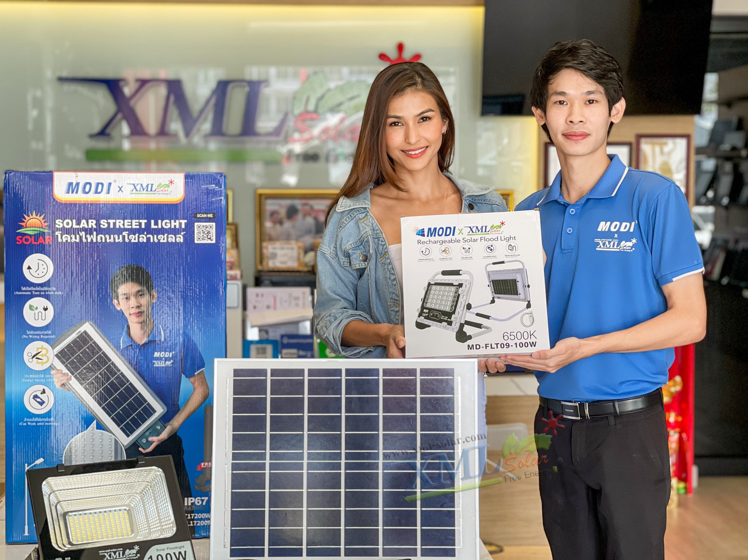 สปอร์ตไลท์โซล่าเซลล์อเนกประสงค์ รุ่น 100w. (Body สีขาวแผงบนตัวโคม) (แสง : ขาว + ไฟฉุกเฉินน้ำเงิน แดง)