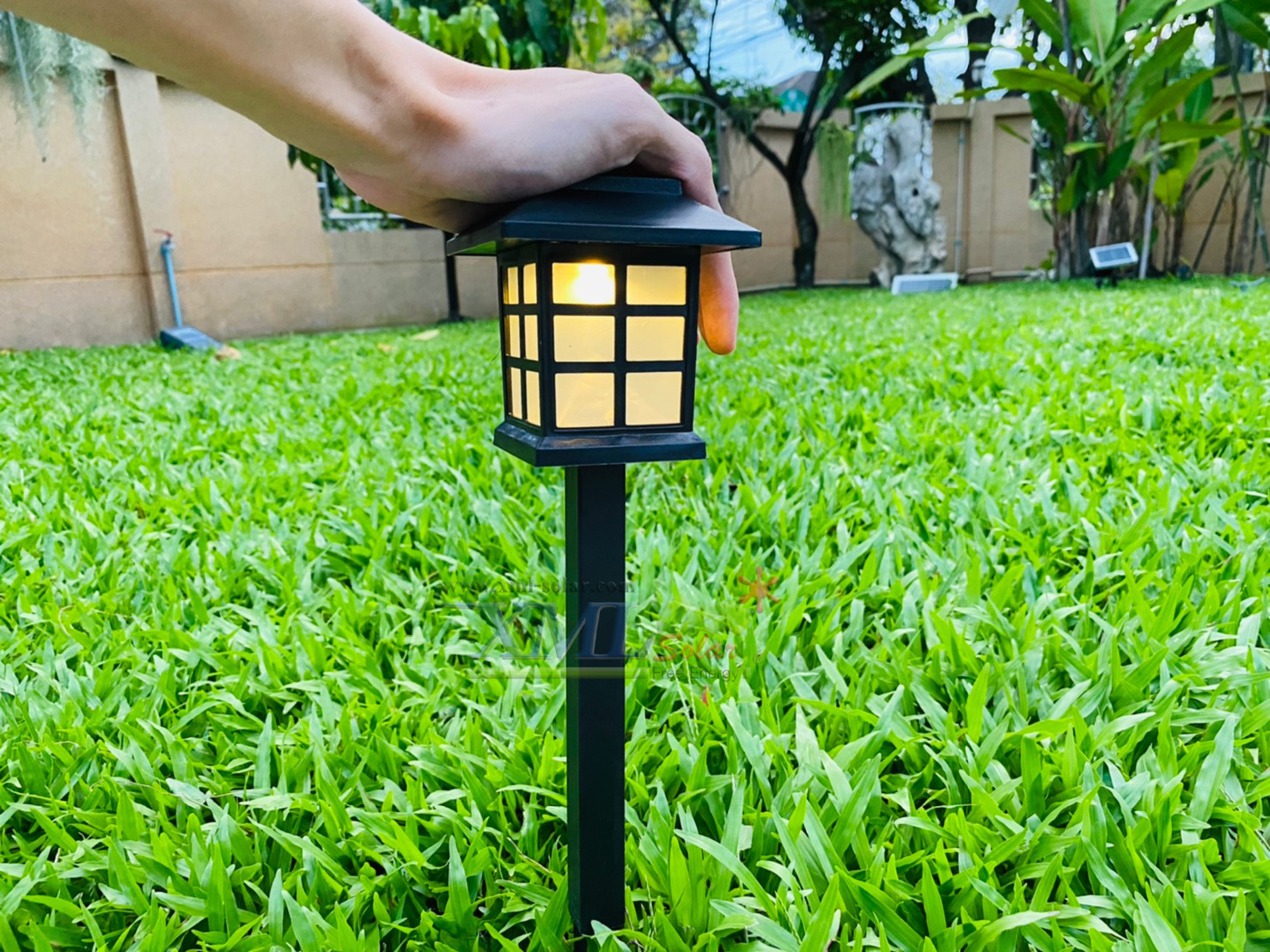 ไฟปักสนามโซล่าเซลล์ ทรงญี่ปุ่น 1 led (แสง : เหลืองวอมไวท์) (1 เเถม 1)