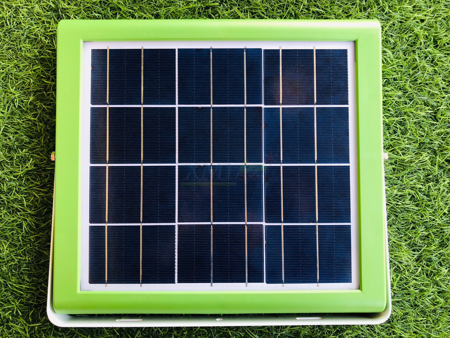 ไฟสปอตไลท์โซล่าเซลล์ 100 W รุ่น MD-PT19 (เปิดได้ 3 แสง)