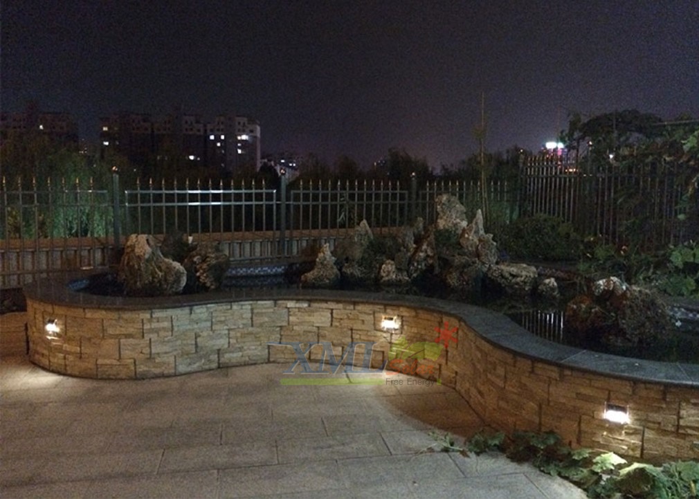 ไฟโซล่าเซลล์ติดบันได 3 LED V.2 (แสง : เหลืองวอมไวท์)