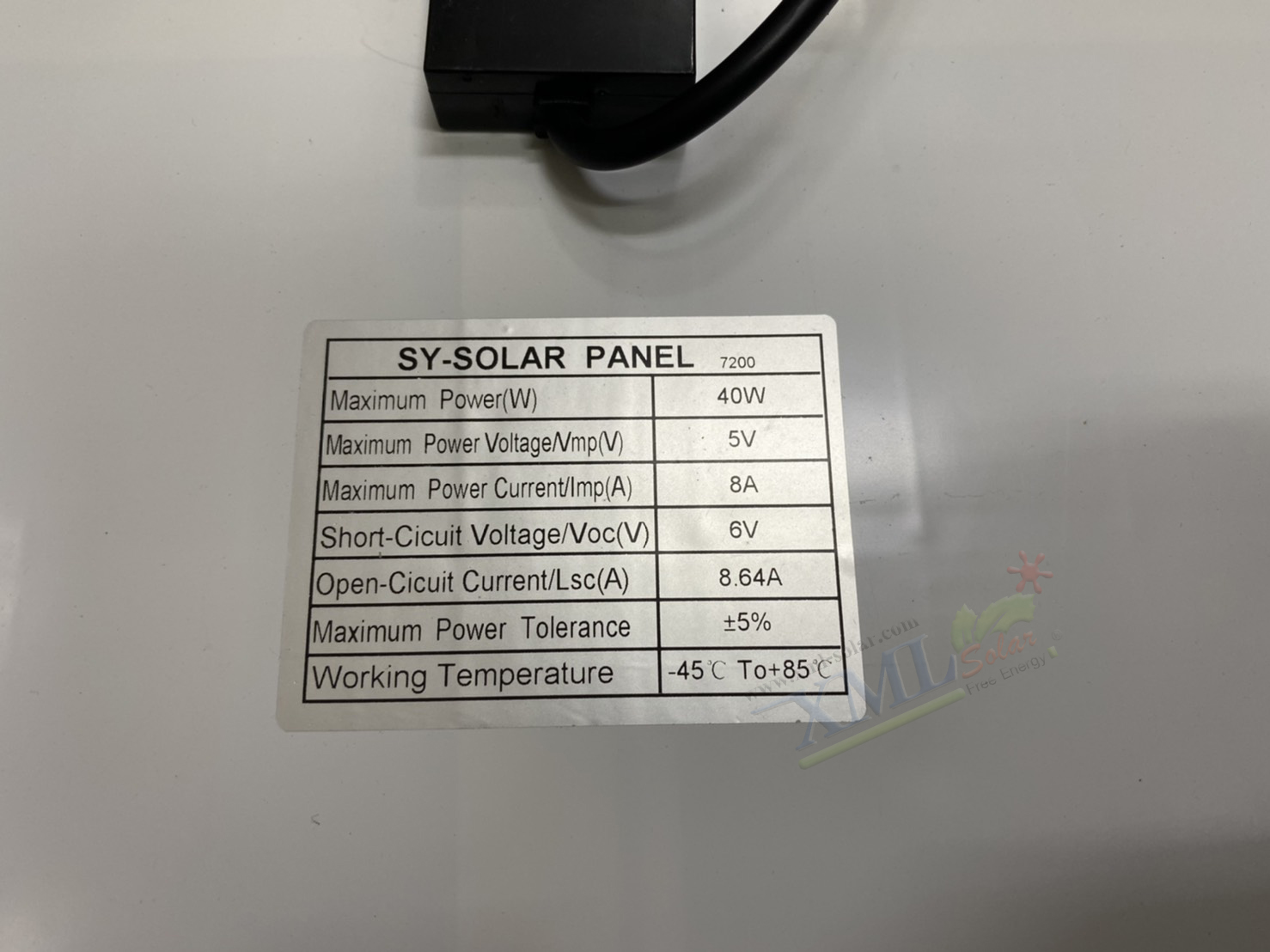 ไฟสปอตไลท์โซล่าเซลล์ 200W SLIM (แสง : เหลืองวอมไวท์)