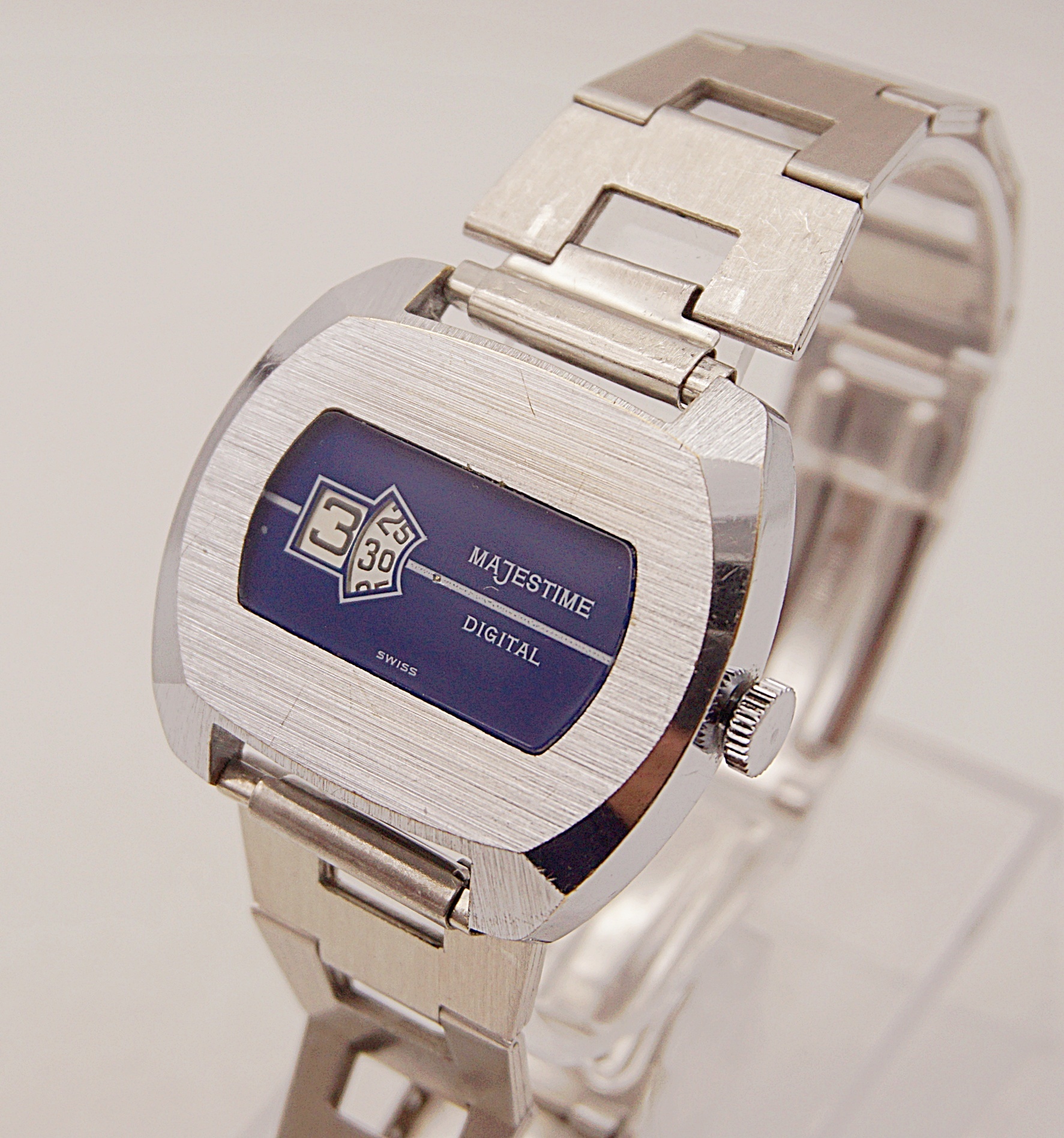 นาฬิกาเก่า MAJESTIME ไขลาน (JUMP HOUR)