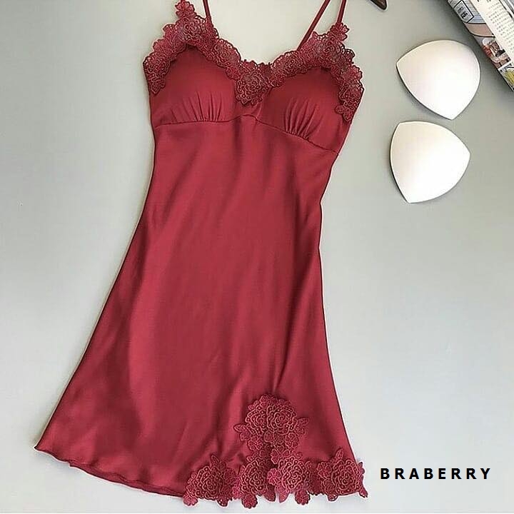 ชุดนอนสายเดี่ยวผ้าซิลค์ซาติน คอวีแต่งลูกไม้เนื้อนิ่มใส่สบายไม่คัน มีฟองน้ำถอดออกได้ มี 4 สี ดำ เทา แดง เนื้อ ราคาส่ง 3 ชิ้น คละแบบได้ชุดละ 350 บาท