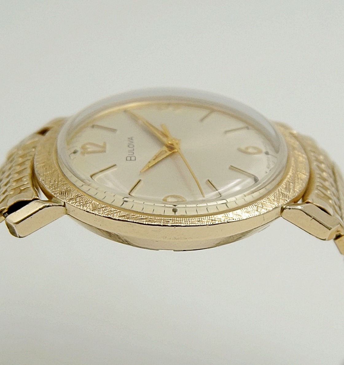 นาฬิกาเก่า BULOVA ไขลาน