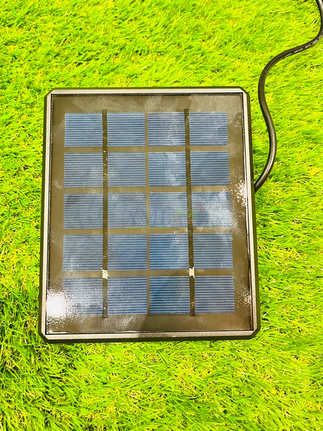 สปอร์ตไลท์ปักสนามโซล่าเซลล์ DC-16 รุ่น 2 หัว สาย 3 เมตร (แสง : เหลืองวอมไวท์)