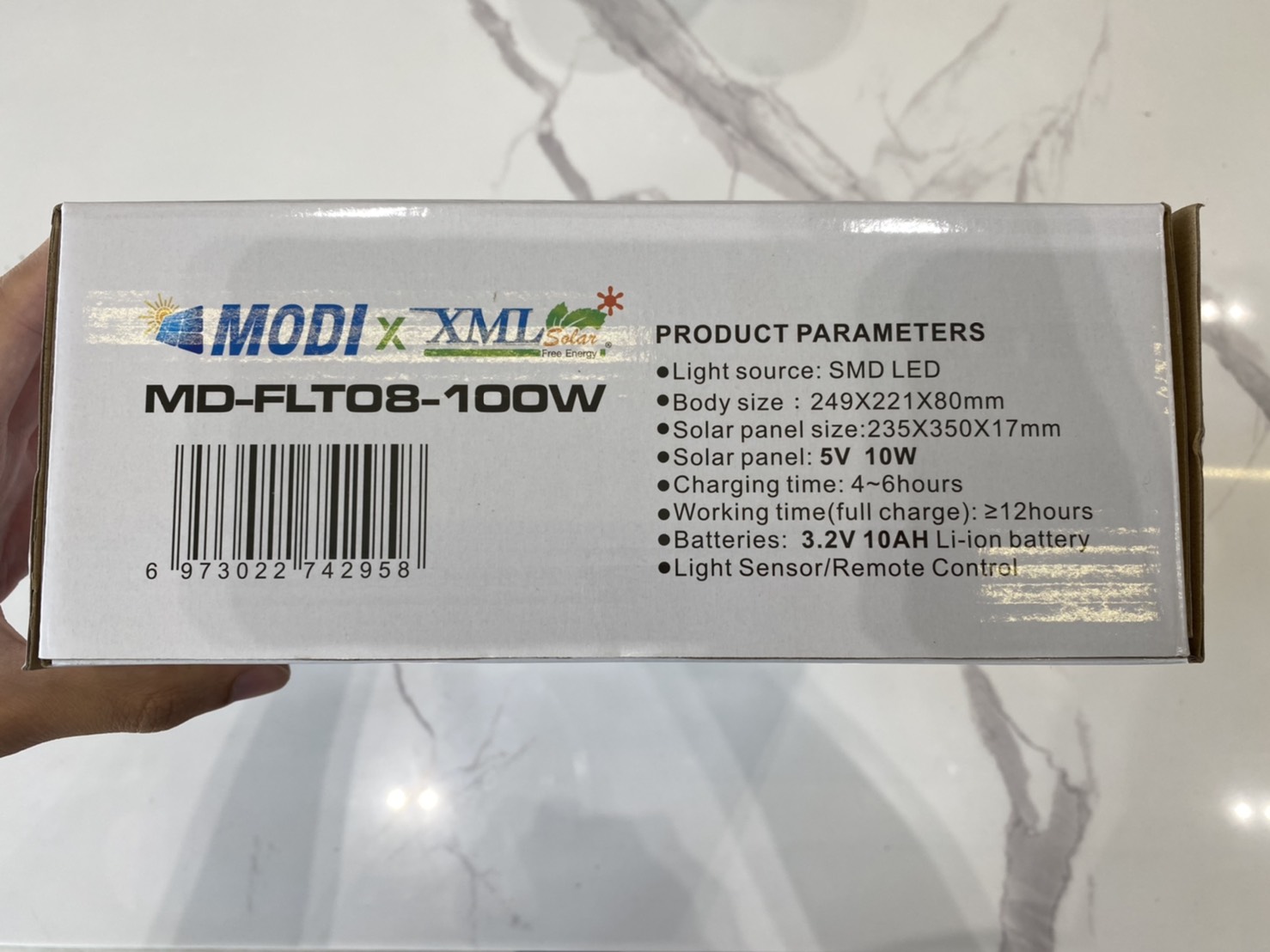 รุ่นประหยัด ไฟสปอตไลท์โซล่าเซลล์ 100 W. รุ่น MODI x XML (เปิดได้ 3 แสง)