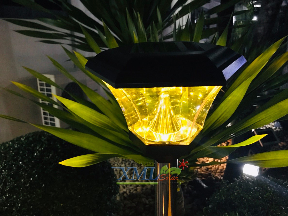 ไฟปักสนามโซล่าเซลล์ 8 Super SMD LED (แบบเหลี่ยม) สูง 140 ซม. (เเสง : เหลืองวอมไวท์)