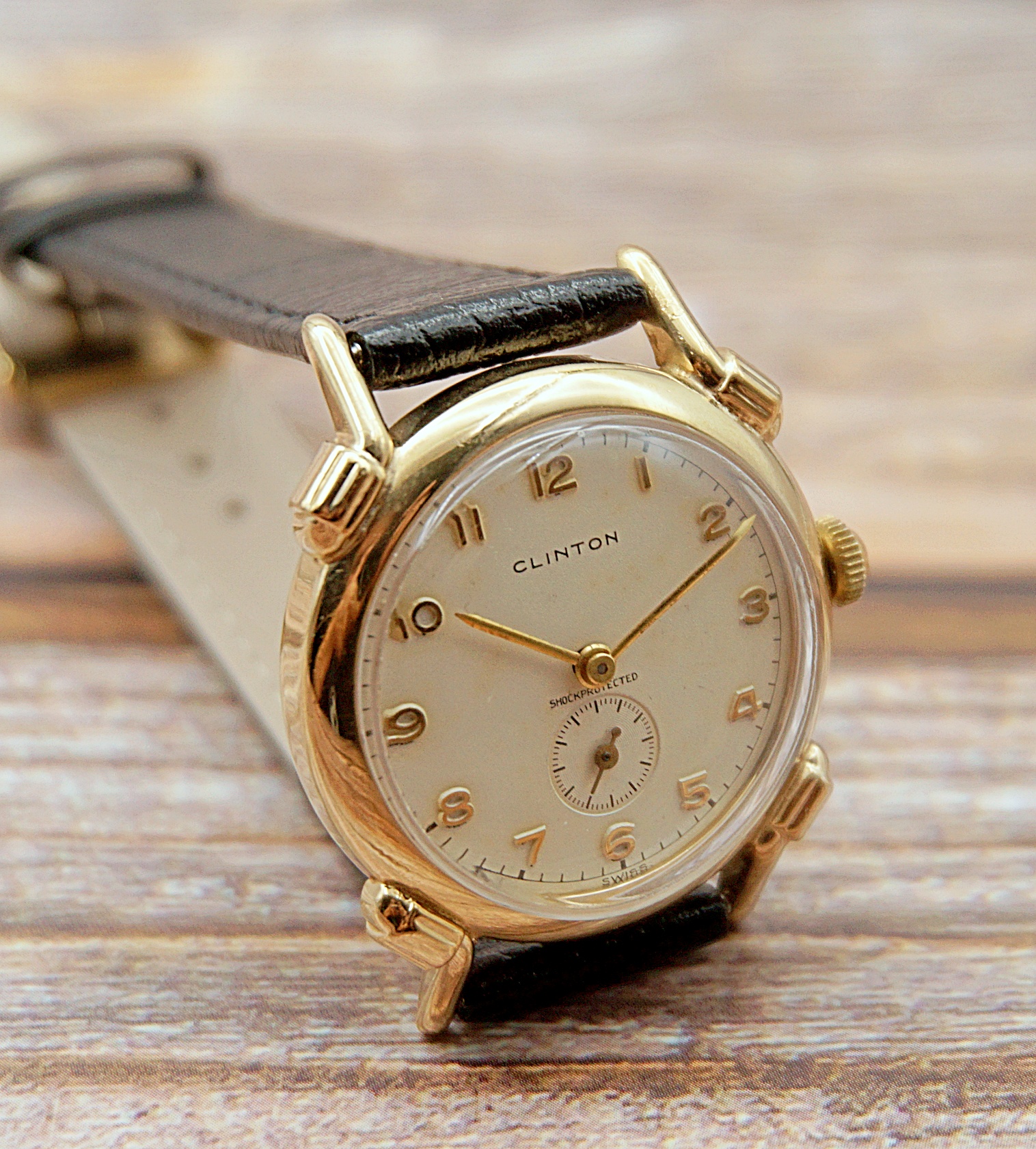 นาฬิกาเก่า CLINTON ไขลานสองเข็มครึ่ง