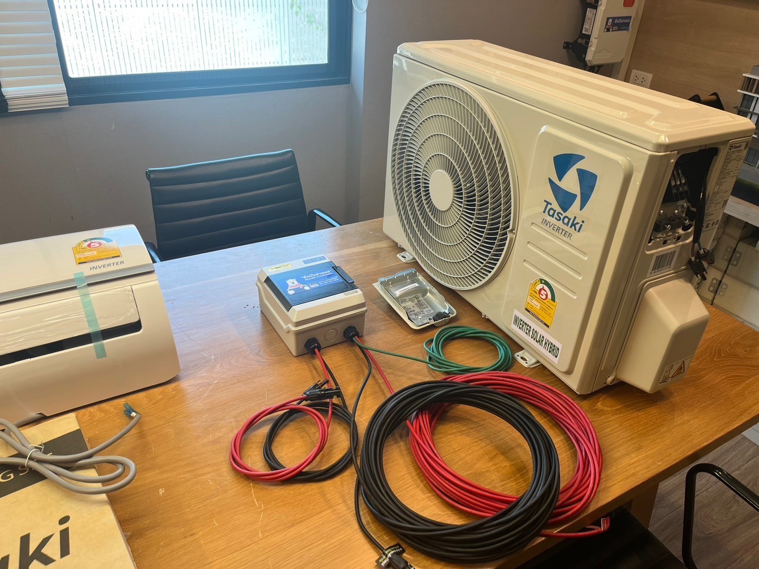 ชุดแอร์โซล่าเซลล์ TASAKI 25,000 BTU