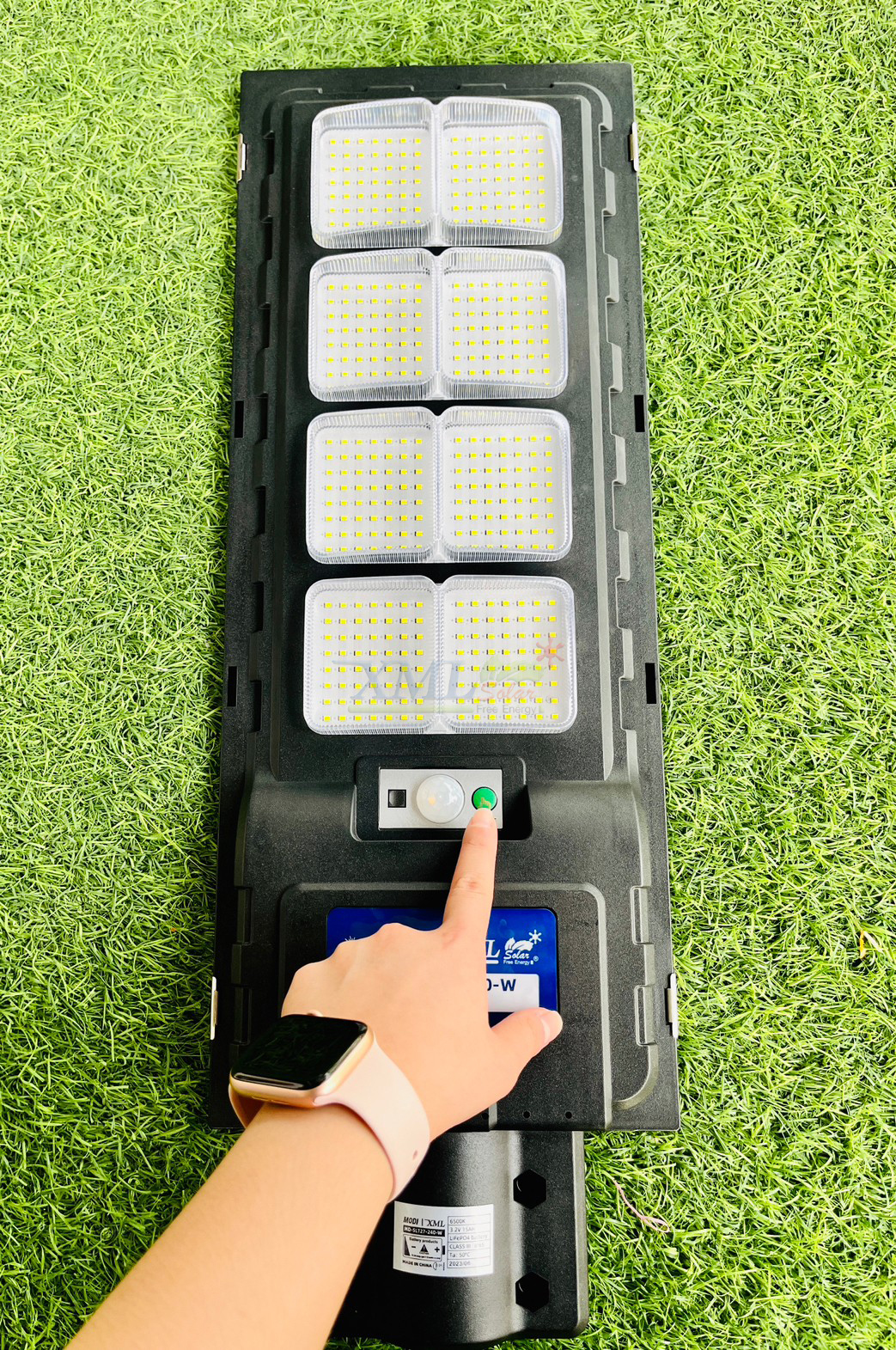 โคมไฟถนนโซล่าเซลล์ รุ่น MD-SLT27 (แสง : ขาว)(ระบบสว่างค้าง) (120w / 240w)