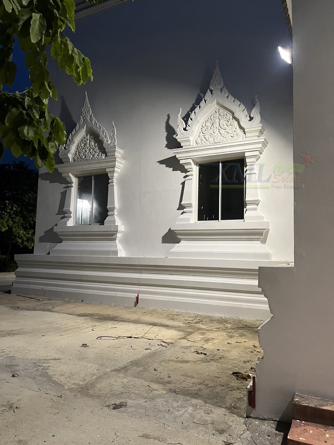 ไฟสปอตไลท์โซล่าเซลล์ 1000 Watt กล่องสีน้ำตาล (เปิดได้ 3 แสง)