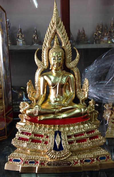 พระพุทธชินราชขนาดหน้าตัก 5.9 นิ้ว เนื้อทองเหลือง ลงรักปิดทองแท้ พิมพ์ใหญ่ ฐาน2ชั้น ปิดทอง พระพุทธชินราช เป็นยอดพระพุทธรูปศักดิ์สิทธิ์ รหัส 188