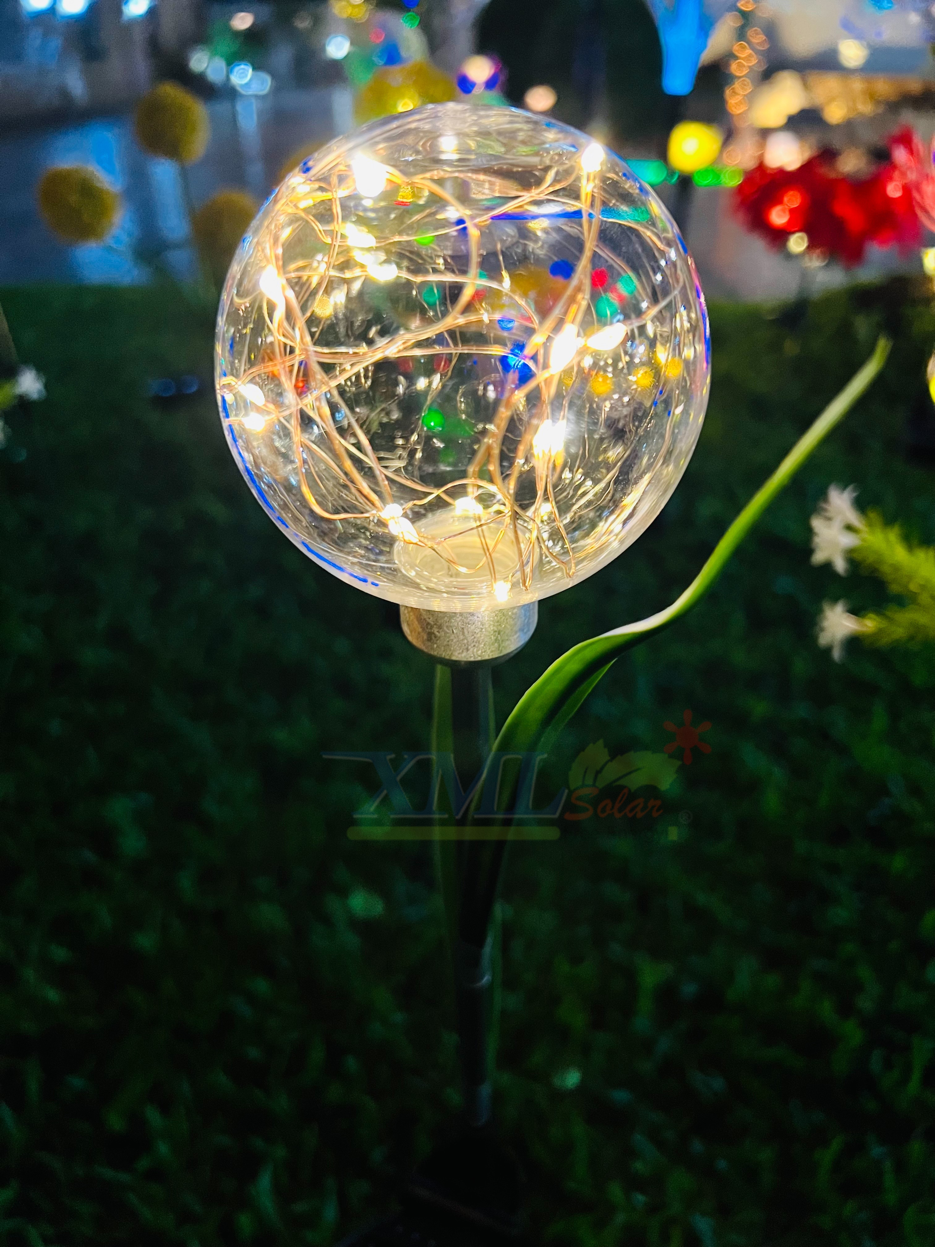 ไฟปักสนามโซล่าเซลล์ ทรงบอลกลม (แสง : เหลืองวอมไวท์)(1 แถม 1)