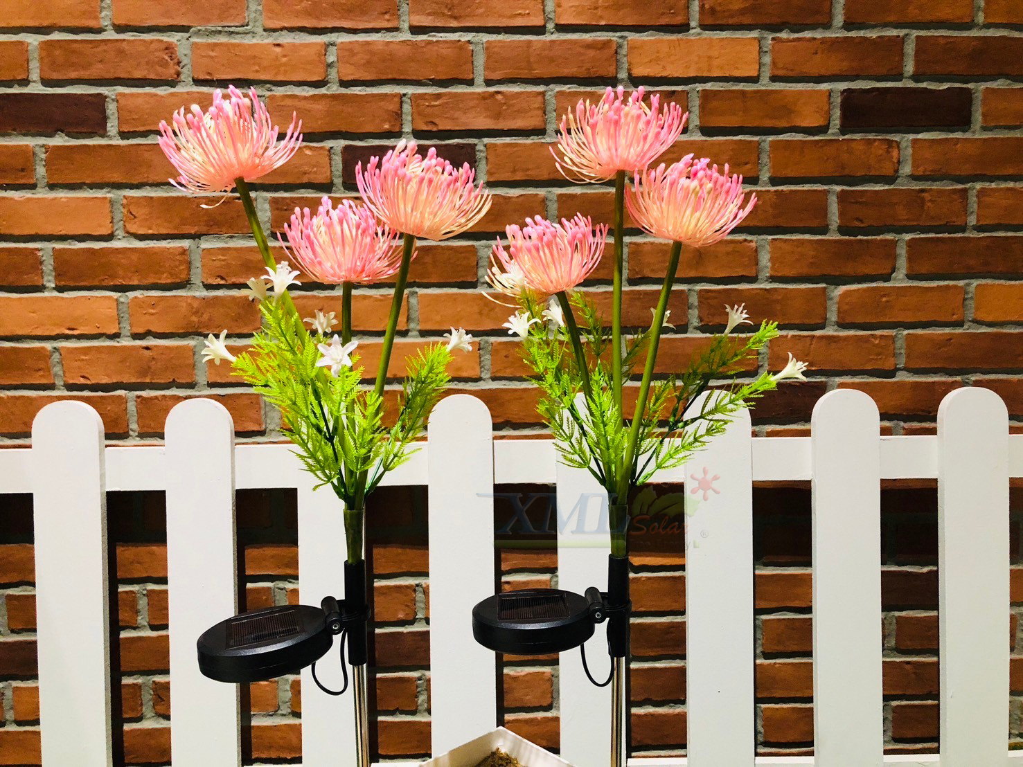 ไฟปักสนามโซล่าเซลล์ ทรงดอกไม้ชมพู (แสง : เหลืองวอมไวท์)(1 แถม 1)