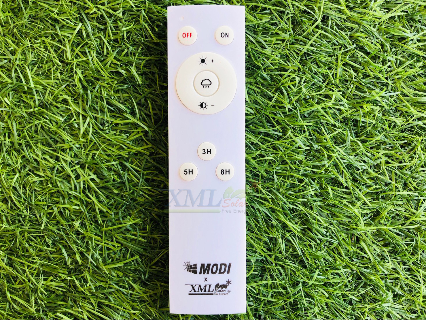 ชุดเสาพร้อมโคม SET A (โคมไฟโซล่าเซลล์ UFO SLT39-300W + เสาเหล็กดำสูง 2.82 เมตร)(แสงขาว)