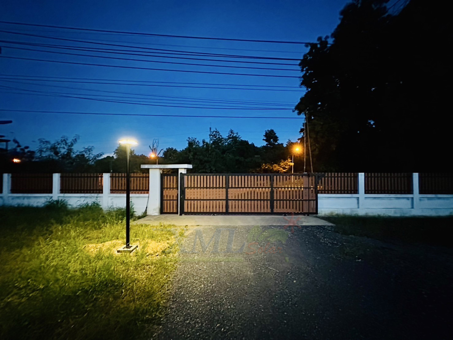 โคมไฟโซล่าเซลล์ (UFO) 300W รุ่น SLT39 แบรนด์ MODI x XML