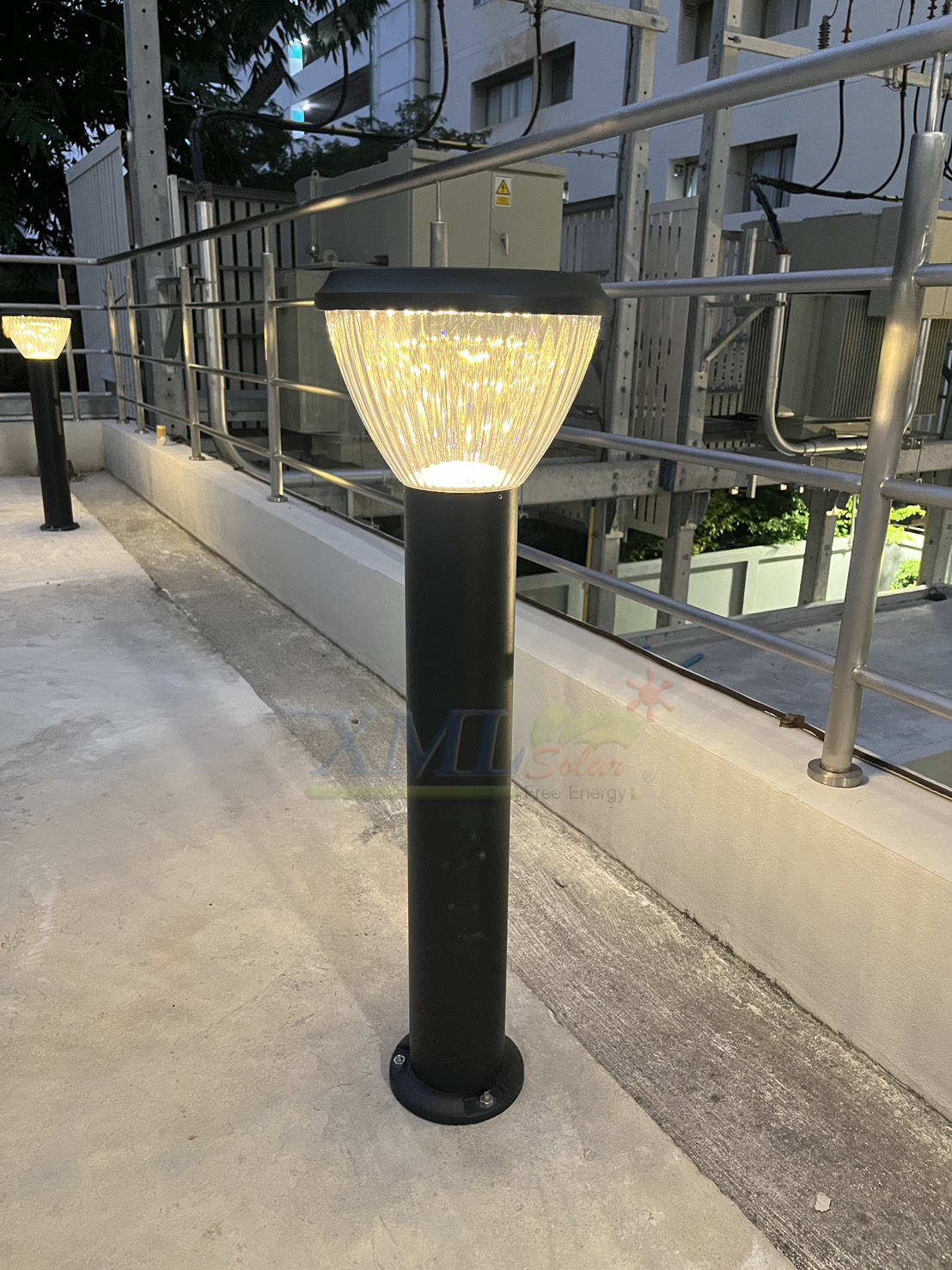 ไฟตั้งพื้นโซล่าเซลล์ ทรงถ้วย Cupcake 30 SMD LED (เเสง : เหลืองวอมไวท์)