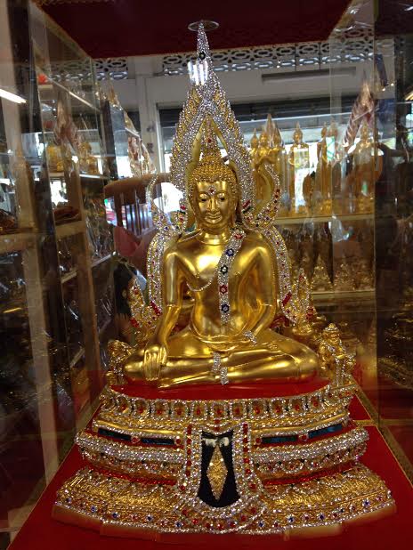 พระพุทธชินราช9นิ้ว เนื้อทองเหลืองปิดทองประดับอัญมนี หน้าตัก 9 นิ้ว หนึ่งเดียว รหัส 0174