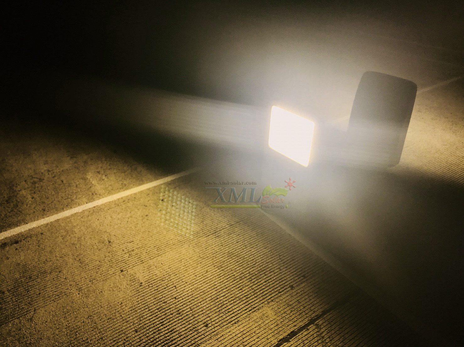 ไฟสปอตไลท์โซล่าเซลล์ 6500 Lumens. ไซต์ใหญ่ (เเสง : เหลืองวอมไวท์)