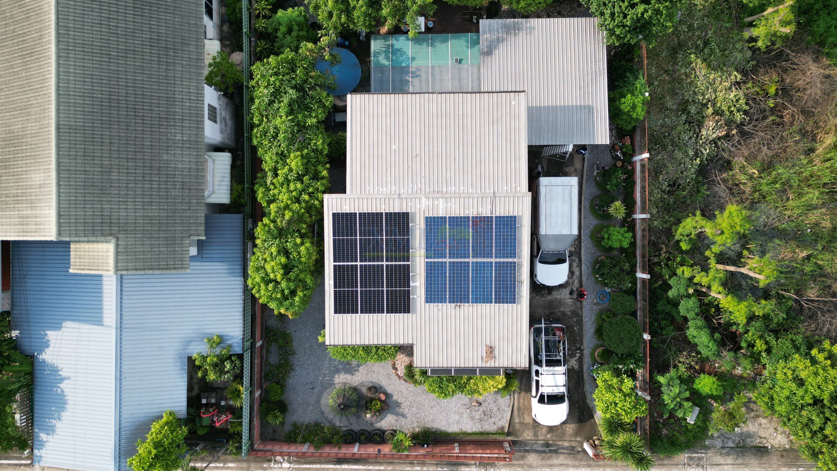 แผงโซล่าเซลล์ Half-Cell LONGI 555W