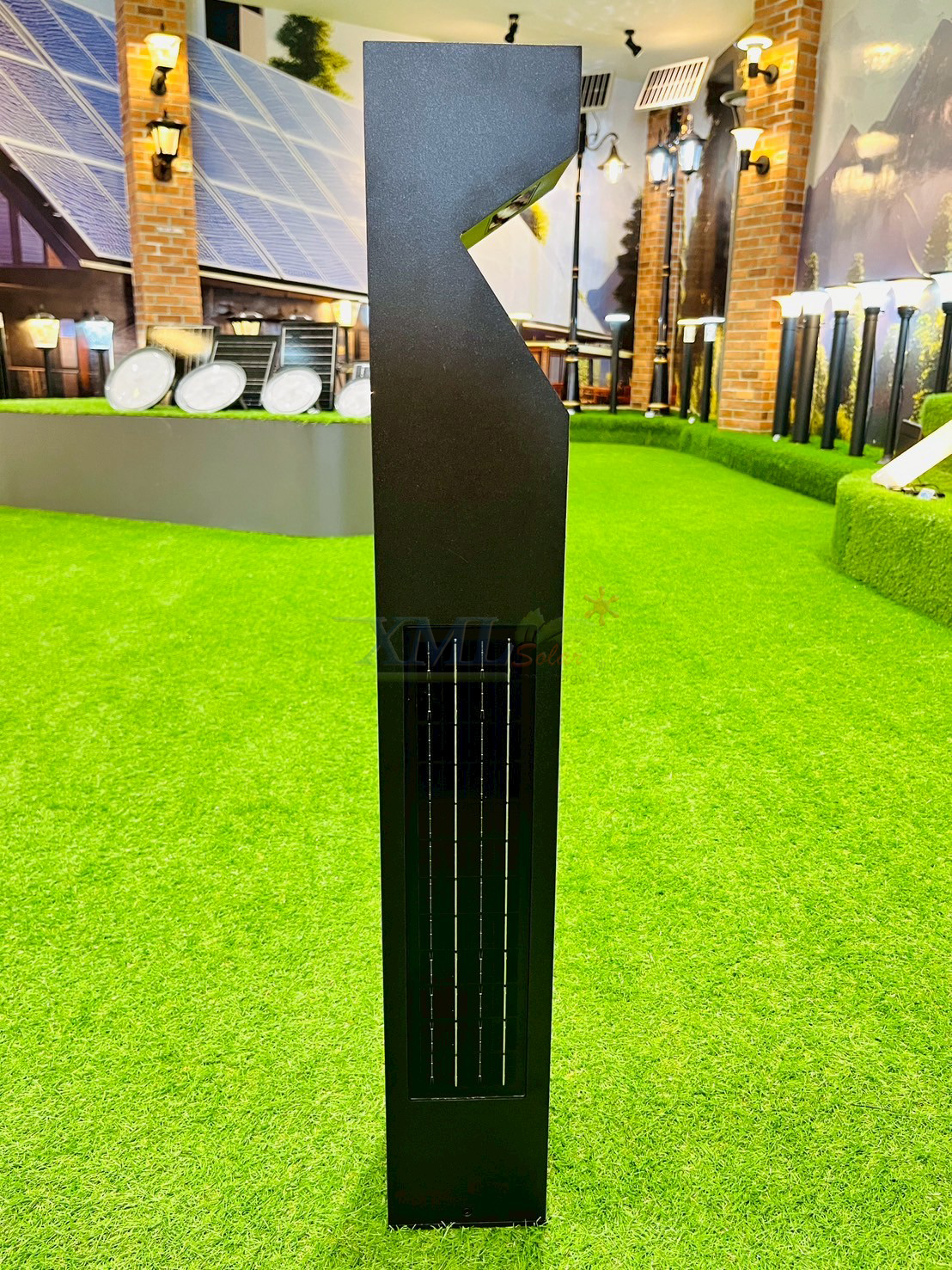 โคมไฟตั้งพื้นโซล่าเซลล์ รุ่น TC-11864 (แสง: เหลืองวอมไวท์)