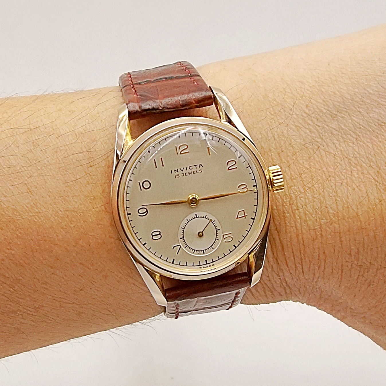 นาฬิกาเก่า INVICTA ไขลานสองเข็มครึ่ง