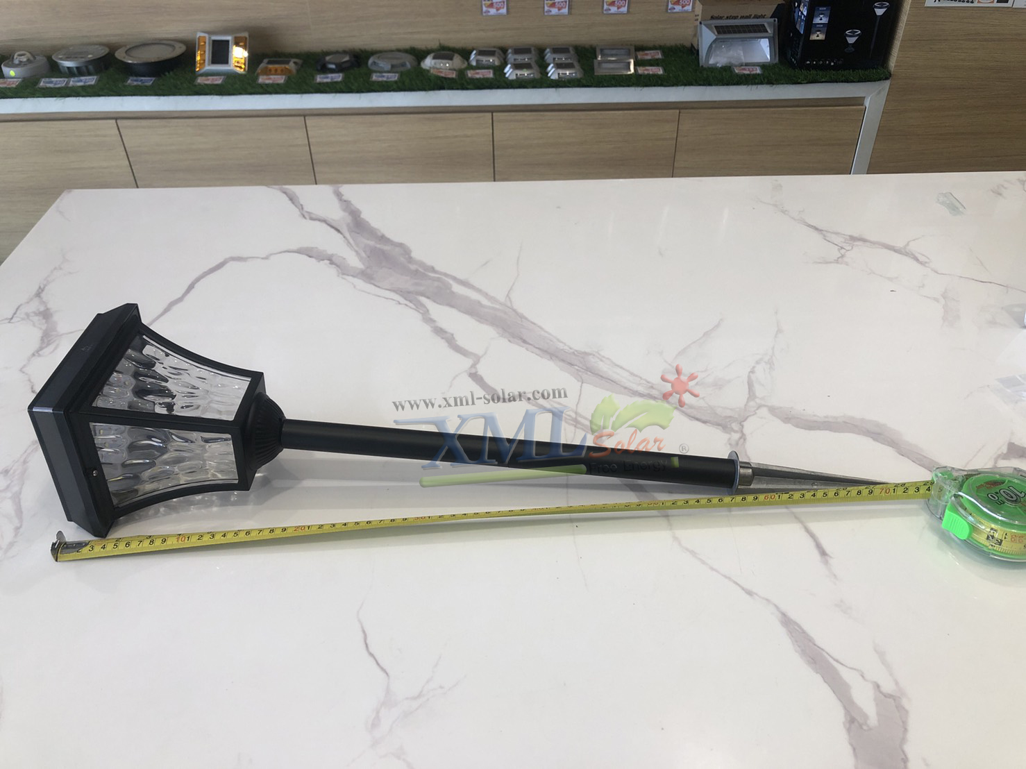 โคมไฟปักสนามโซล่าเซลล์ รุ่นใหม่ ระบบสัมผัส (เเสง : เหลืองวอมไวท์)