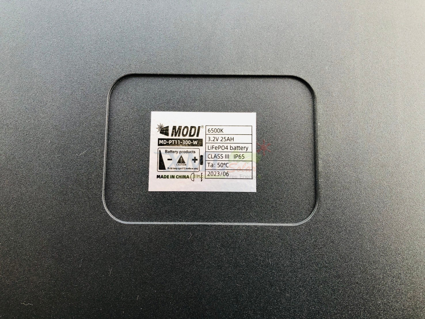 ไฟสปอตไลท์โซล่าเซลล์ 300 W รุ่น MD-PT11 (เเสง : ขาว)